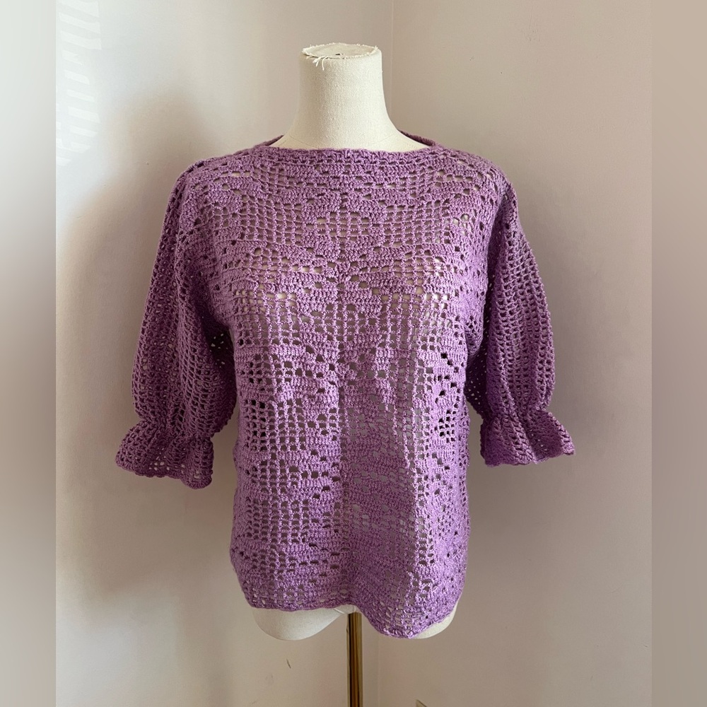 Delicate puff sleeved crochet top
